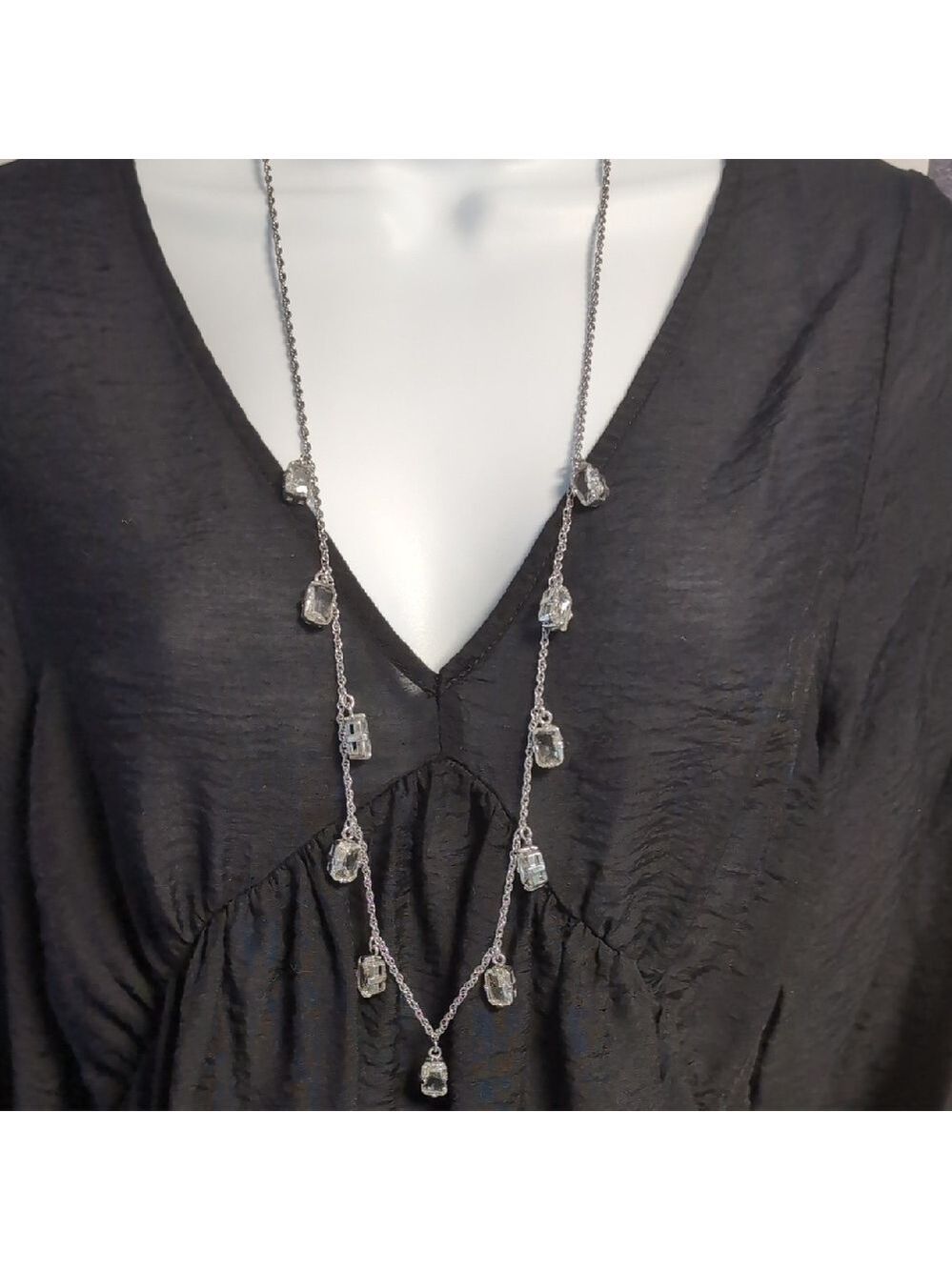 Ann Taylor Crystal Drop Necklace - Picture 4 of 9